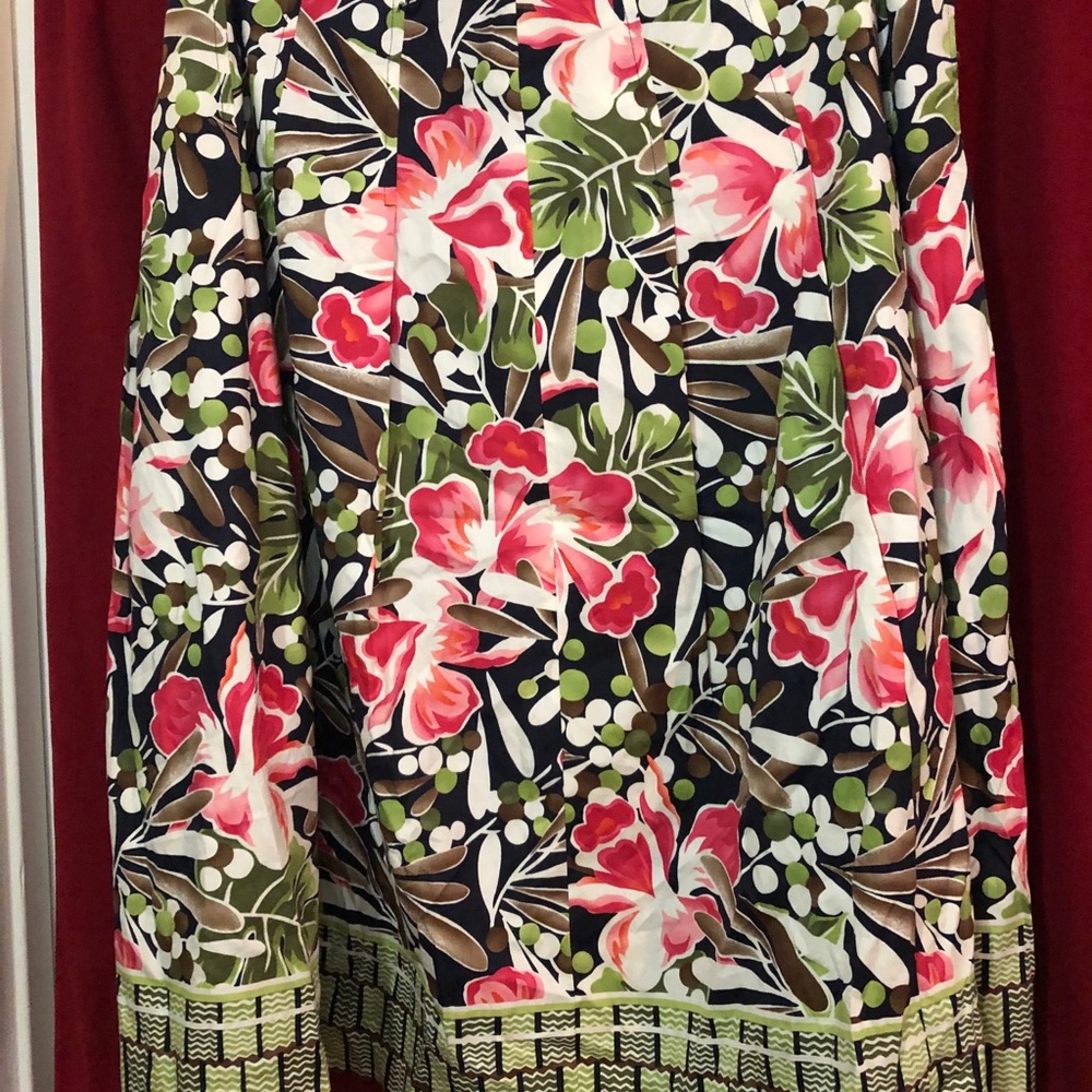 Skirt - Picture 2 of 4